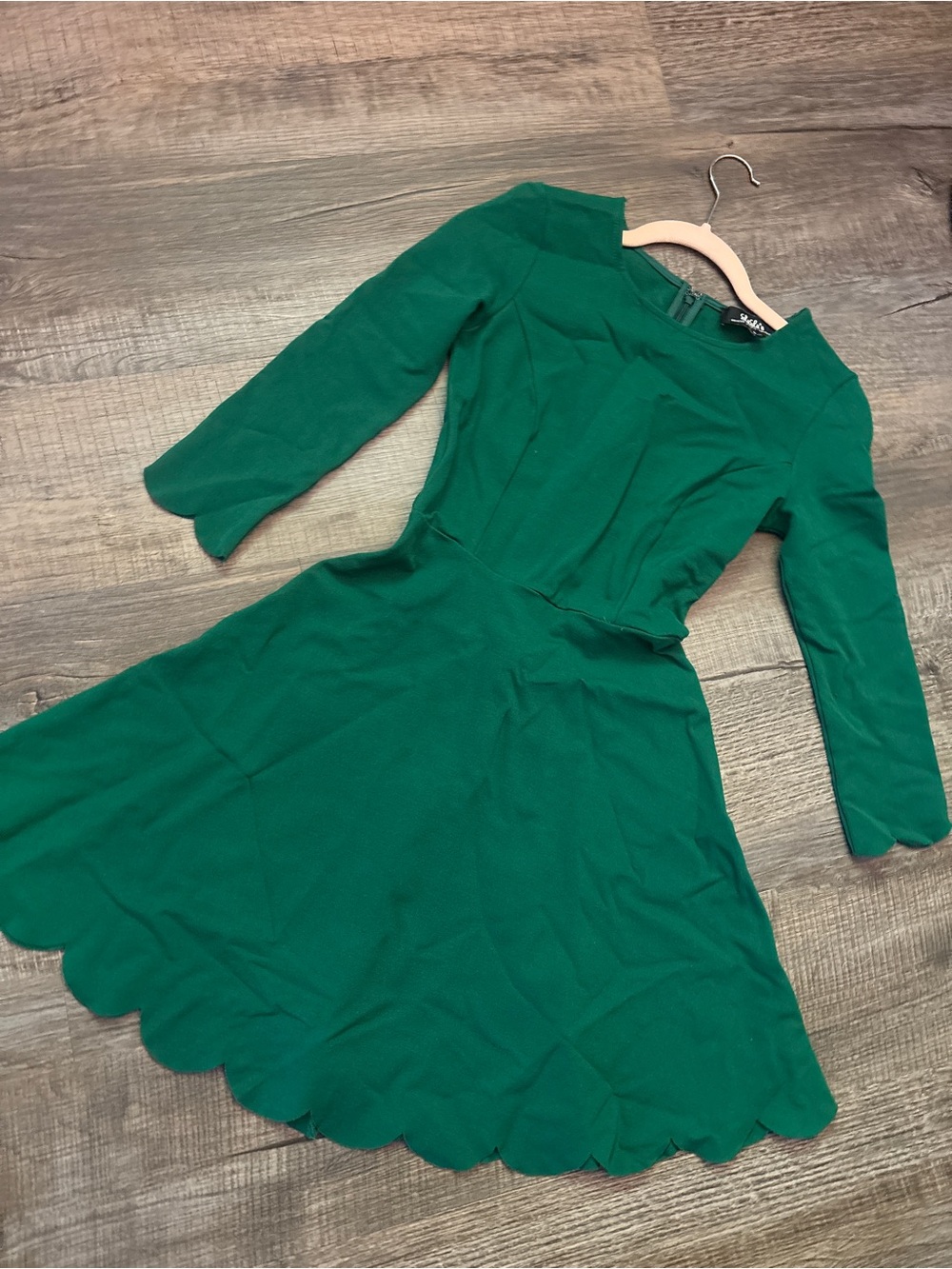 Green Scallop-Hem Long Sleeve Dress
